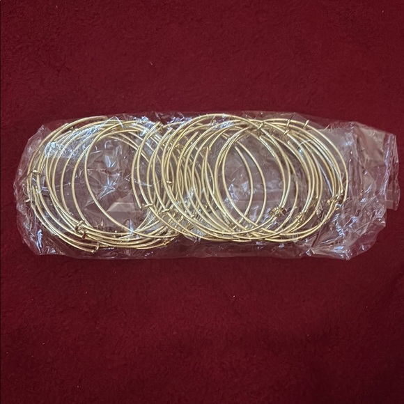 Bracelets - Picture 1 of 2